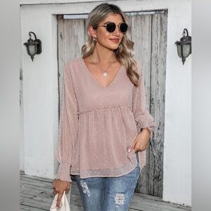 🌸NWT🌸 Womens Chiffon Top. Size M